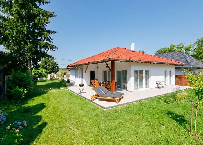 Sunstreet By Interhome * בלטונוסוד